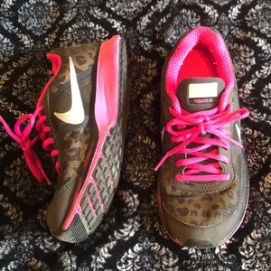 youth Nike PEGASUS 30s with h2o repel